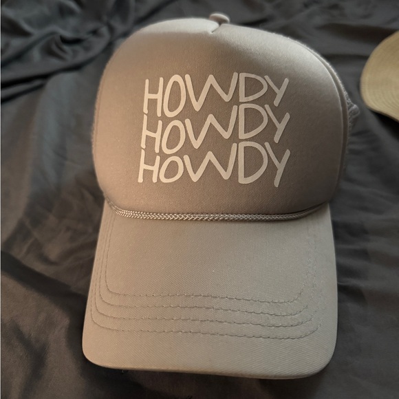 Accessories - Gray 'Howdy' Baseball Cap